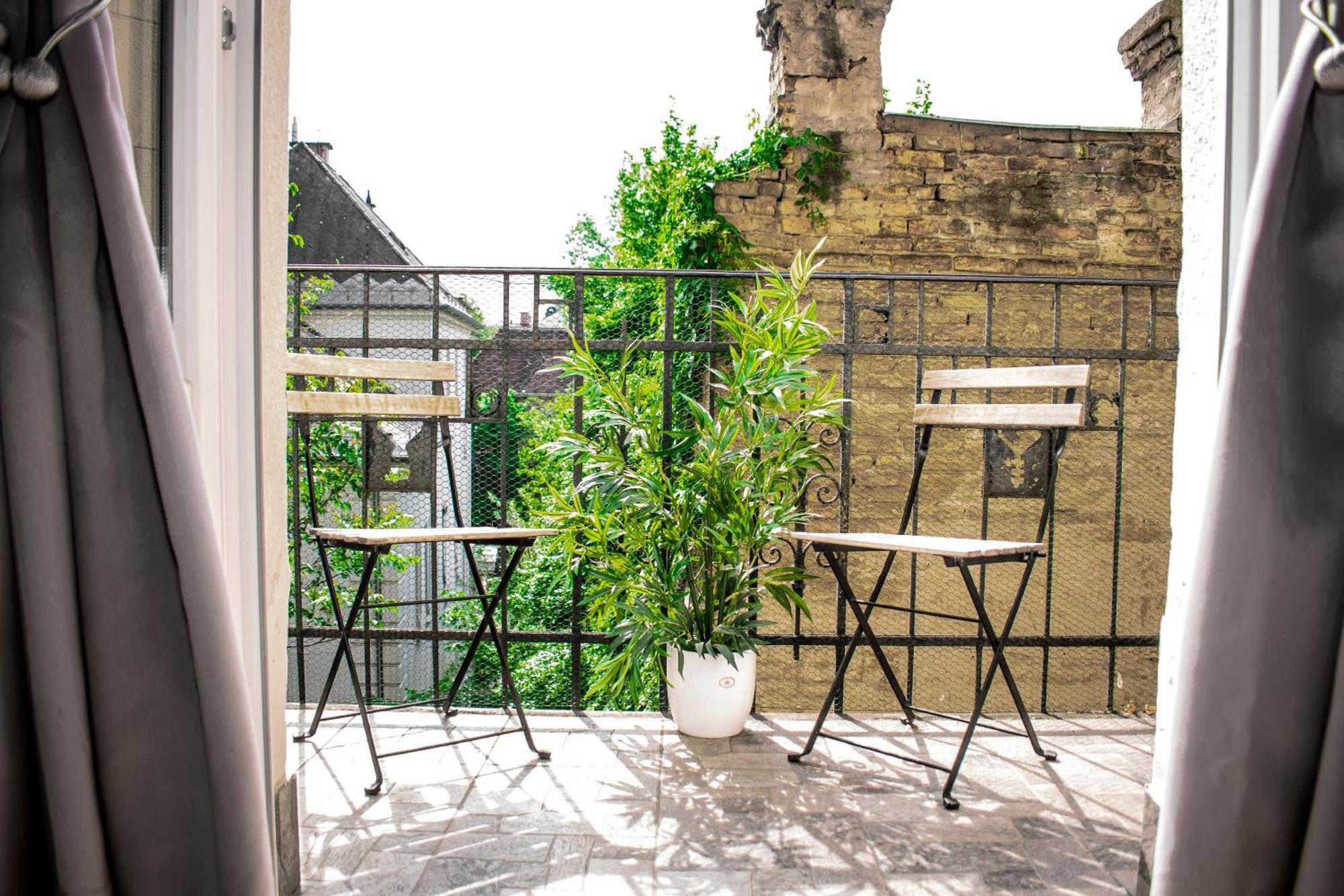 3 Room Apartment In The Beautiful Street Budapest Luaran gambar
